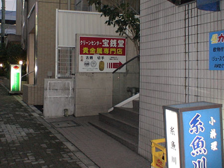 �r������